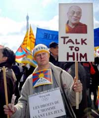 tibet proteste a parigi